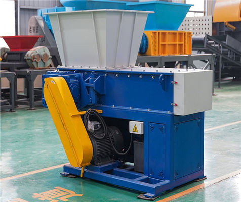Máquina de trituración de películas de plástico para desechos de cuero Botella de PET Tiras de nylon Papel residual