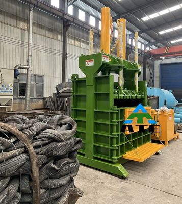Máquina de embalaje hidráulica vertical para botellas de papel de desecho