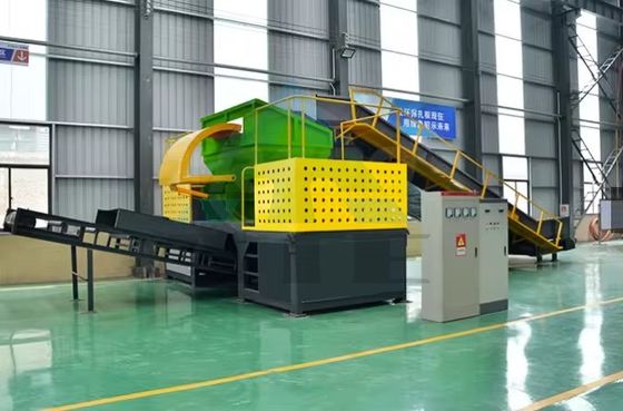 La máquina de reciclaje de madera para llantas de automóviles y más producto final alcanza el estándar del 95%