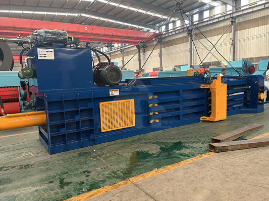 Máquina de embalaje horizontal de 8000 kg de capacidad para embalaje de botellas de plástico y latas de ropa
