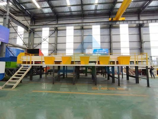 Plataforma de clasificación de residuos domésticos para la recuperación de residuos de construcción y municipales