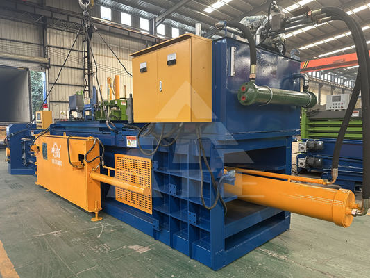 Máquina de embalaje automática con accionamiento hidráulico para el suministro de residuos de cartón, plástico y metales