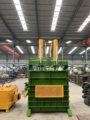 Baler hidráulico vertical de 30 toneladas para comprimir material de embalaje de plástico y duradero