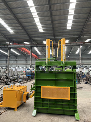 Baler hidráulico vertical de 30 toneladas para comprimir material de embalaje de plástico y duradero