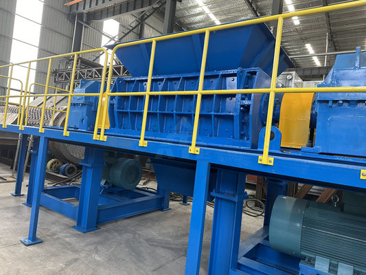 Máquina de trituración de metales de doble eje para reciclaje personalizado en varias industrias