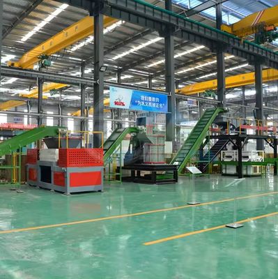 Línea de trituración de aluminio fundido Máquina de trituración de desechos de metal de doble eje con peso de 2200 kg