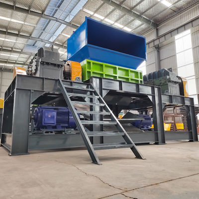 Máquina de trituración de metal de doble eje de peso de 2200 kg para triturar residuos de plástico textil