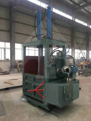 Máquina de embalaje hidráulica vertical 1600*1900*3300mm Tamaño general Ideal para bebidas alimenticias