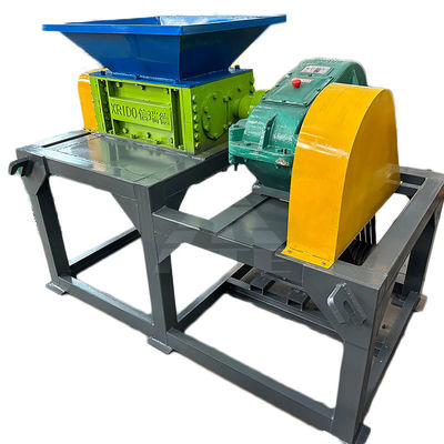 Trituradora de doble eje para residuos de madera pequeño plástico metal fácil de operar y 50kW de potencia