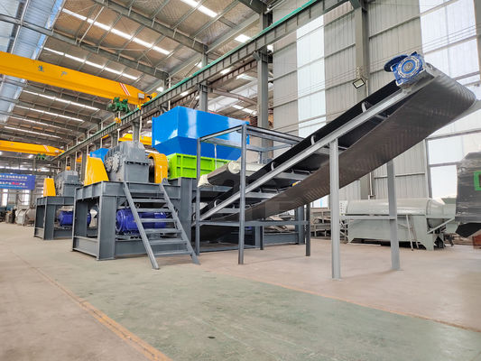 Máquina de trituración de residuos de doble eje para cartón de plástico y trituración de metal a un precio asequible