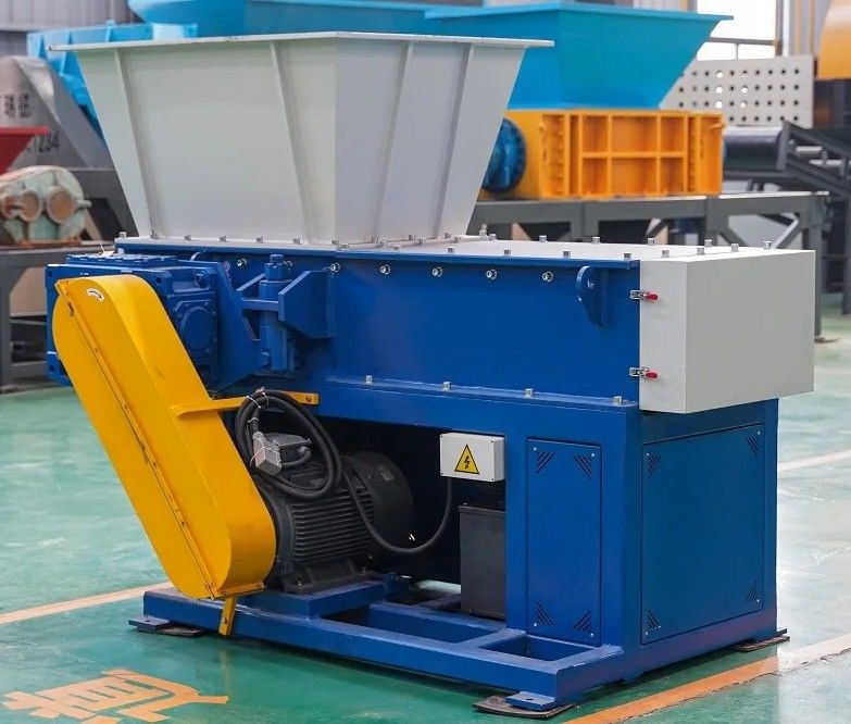 Capacidad de producción 200-8000 kg/h Trituradora de plástico para ropa de espuma y residuos de fibra