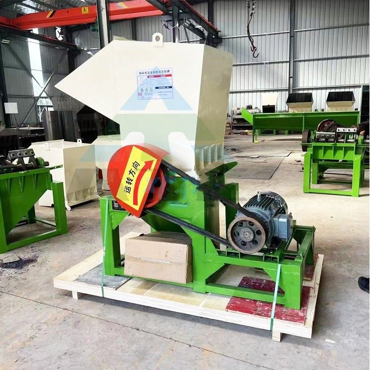 Máquina de trituración industrial de plástico para alimentos para mascotas de reciclaje de PVC tamaño 500*300